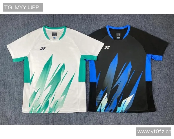 羽毛球装备选购指南:精选舒适时尚球衣推荐与搭配技巧